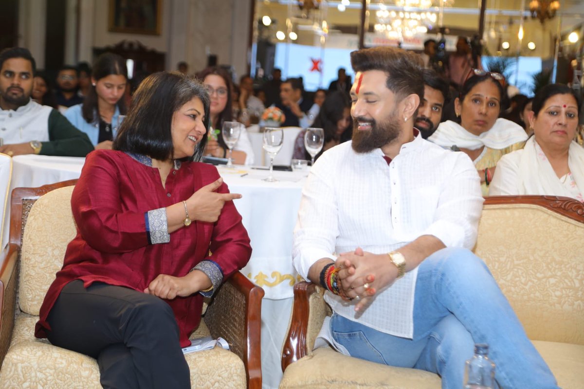 Priyascorner's tweet photo. Fun fact. Ask a politician their favorite actress &amp; they ll hark back a generation, to play it safe. So @SachinPilot said Waheeda Rehman, @chiragpaswan said Madhubala but @jayantrld had the most fun answer with @dreamgirlhema !!! @Wewomenwantoffc @Newsx https://t.co/G1aDfXaFZC