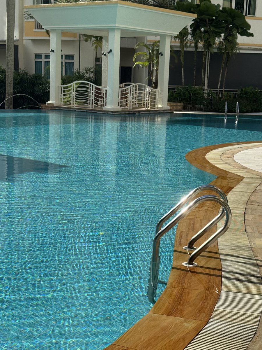 Sajibkumarray1's tweet photo. The condo's swimming pool 🏊‍♂️ https://t.co/5L535aSMIa