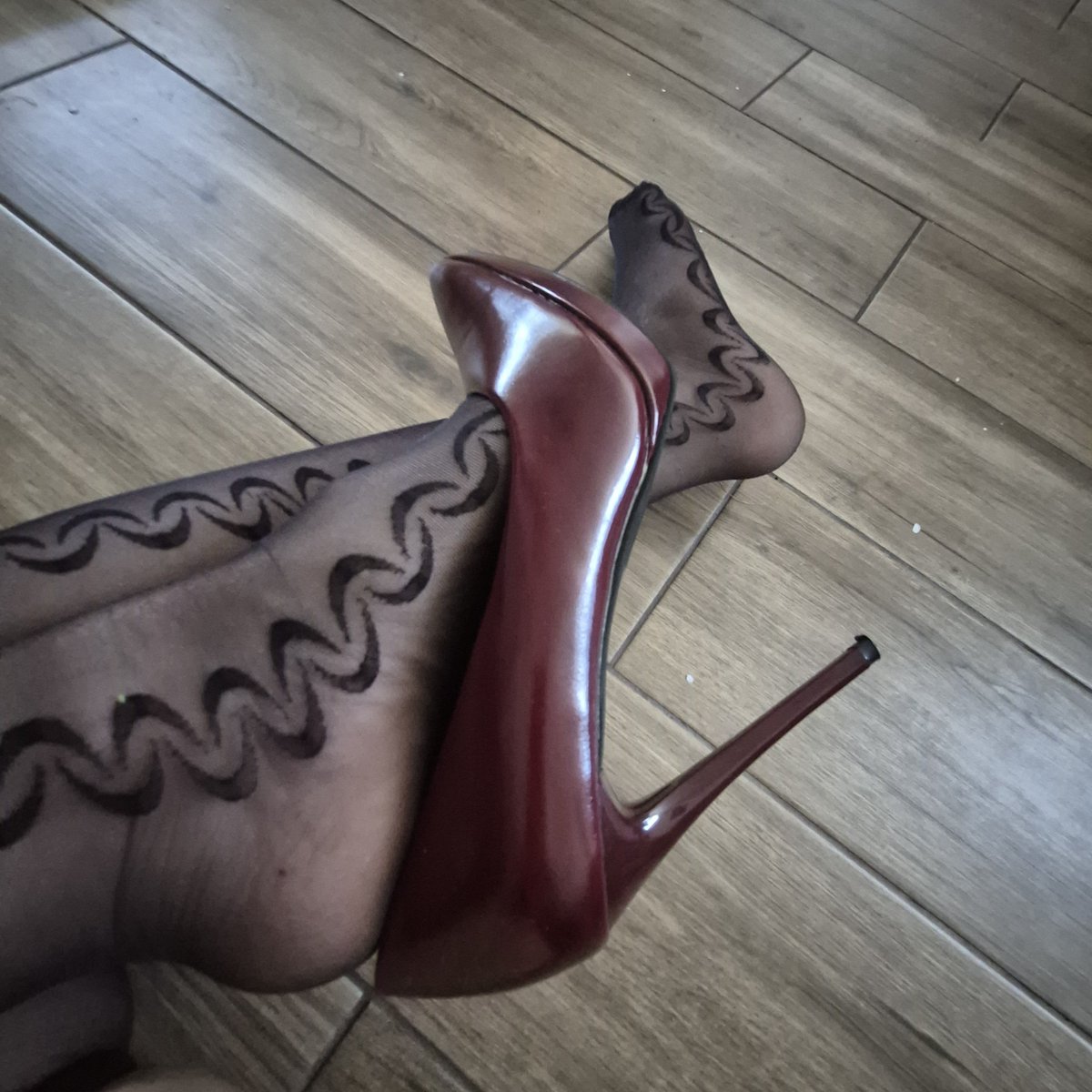 pani_findom's tweet photo. Wypłaty już na psich kontach, więc czas na oddanie ich części we właściwe miejsce - pod moje stópki
Jesteś gotowy ? 

#findom #paypig #moneyslave #footfetish #slavefeet #slave #dojenie #uległy #żywybankomat https://t.co/cCuWi6e0bw