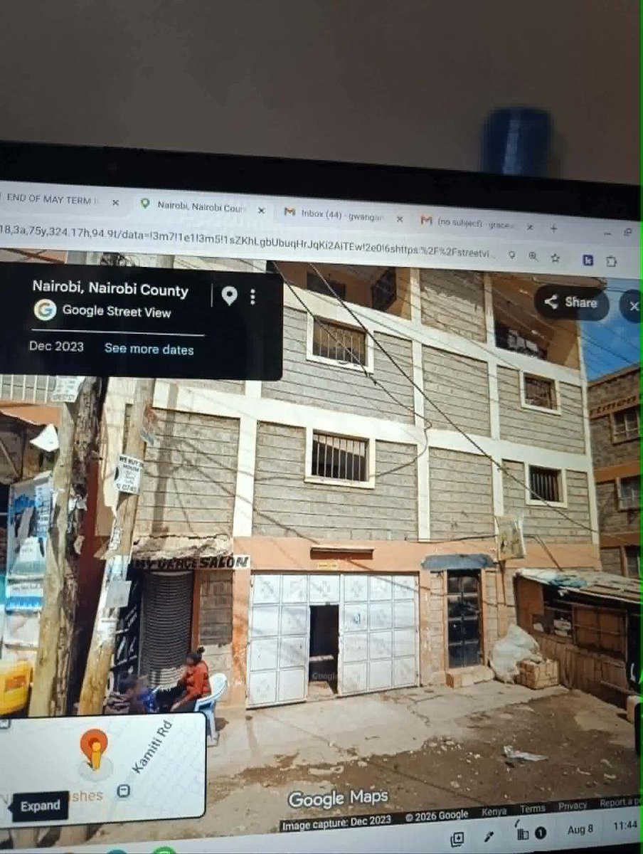 transiqsolution's tweet photo. A lady, Margaret Muthoni lost her Samsung Z Fold 3 after thieves drugged and robbed her.

They then transferred cash from her apps and even borrowed.

However, the thieves didn't know tje phone has a security feature called "crookcatcher"which captured their faces, and  location! https://t.co/FPpHfM450x