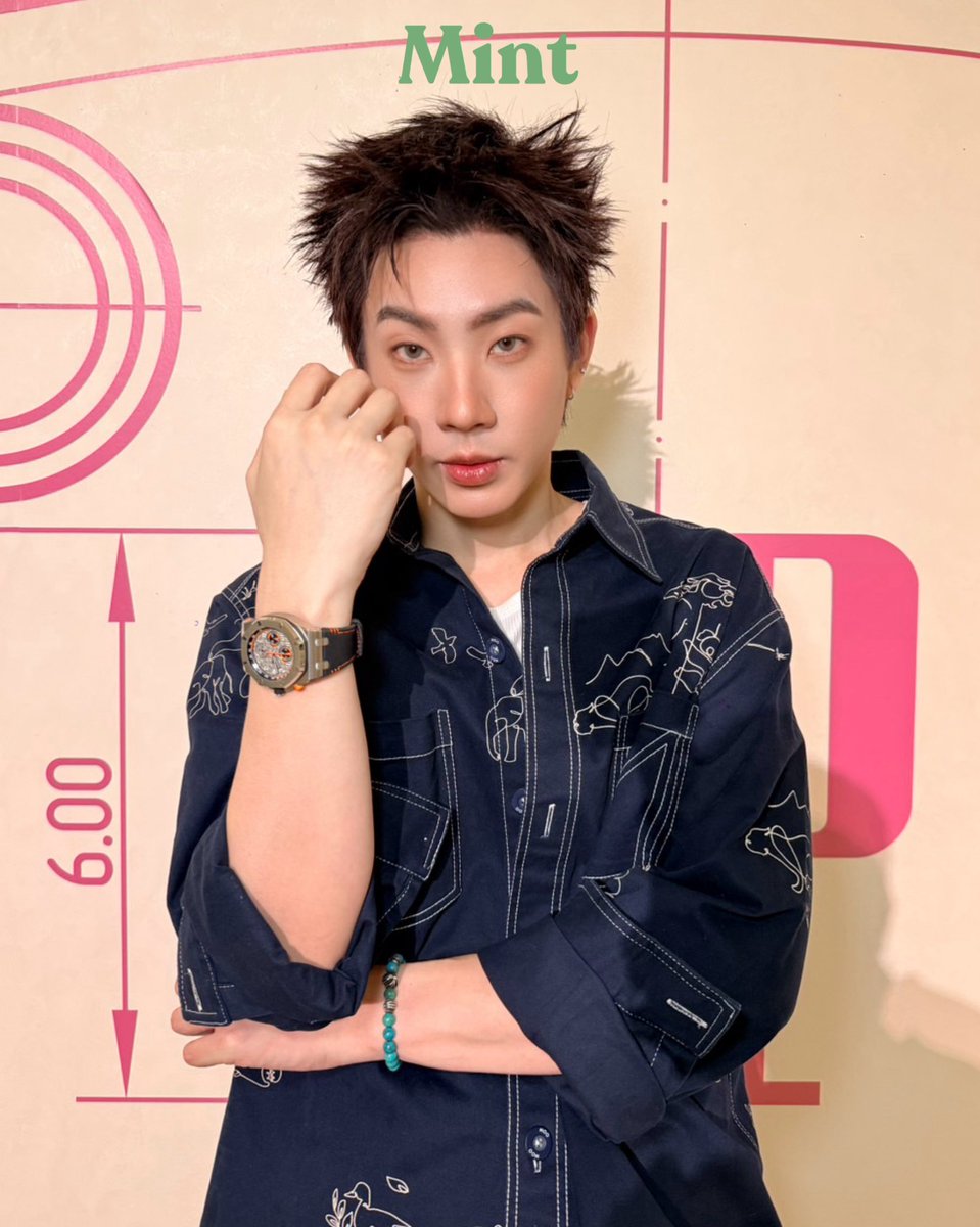 mintmag_th's tweet photo. ออร่าหรู! #MintReports ส่งภาพ #ออฟจุมพล อยู่กันที่งาน Powerful Summer Pop-up จาก Audemars Piguet ณ Central Embassy ปรากฎตัวพร้อมเรือนเวลาหรูจาก Audemars Piguet ที่โดดเด่นเหมาะกับลุคในวันนี้💚

OFF AT AUDEMARS PIGUET POP UP
#AudemarsPiguetxOff
#AudemarsPiguet
#OffJumpol 
#MintMagTH