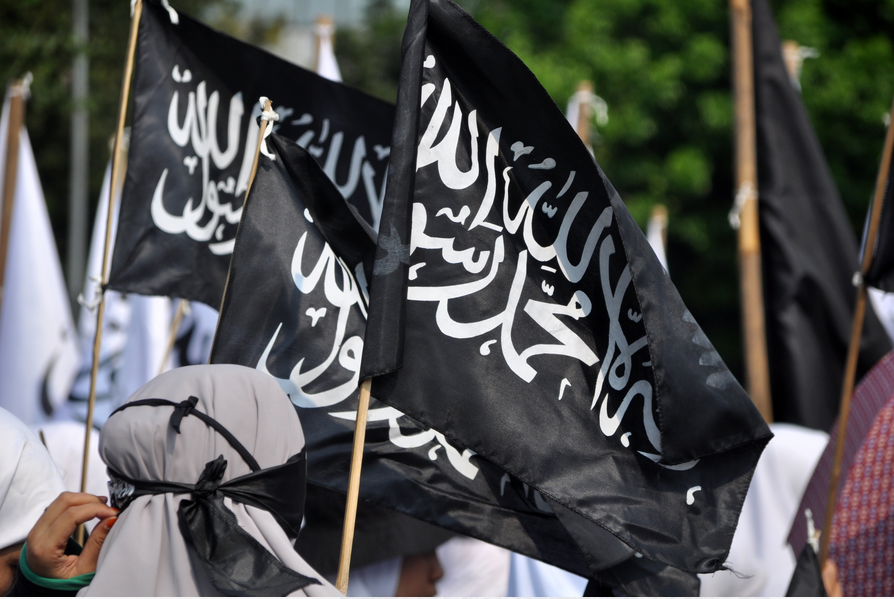 underreason1985's tweet photo. Danish schools condemn Hizb ut-Tahrir campaign targeting Muslim students.
The group is pushing the slogan “Hold on to your Islamic identity and wear it with pride” and warning pupils that Danish norms and lifestyle conflict with Islam.
School leaders say there is no place for this kind of agitation. It contradicts freedom, openness, equality and democratic education.
Hizb ut-Tahrir rejects democracy and wants a sharia-based Islamic state.
This is what parallel society pressure looks like in practice.
Scandinavia First.🇩🇰