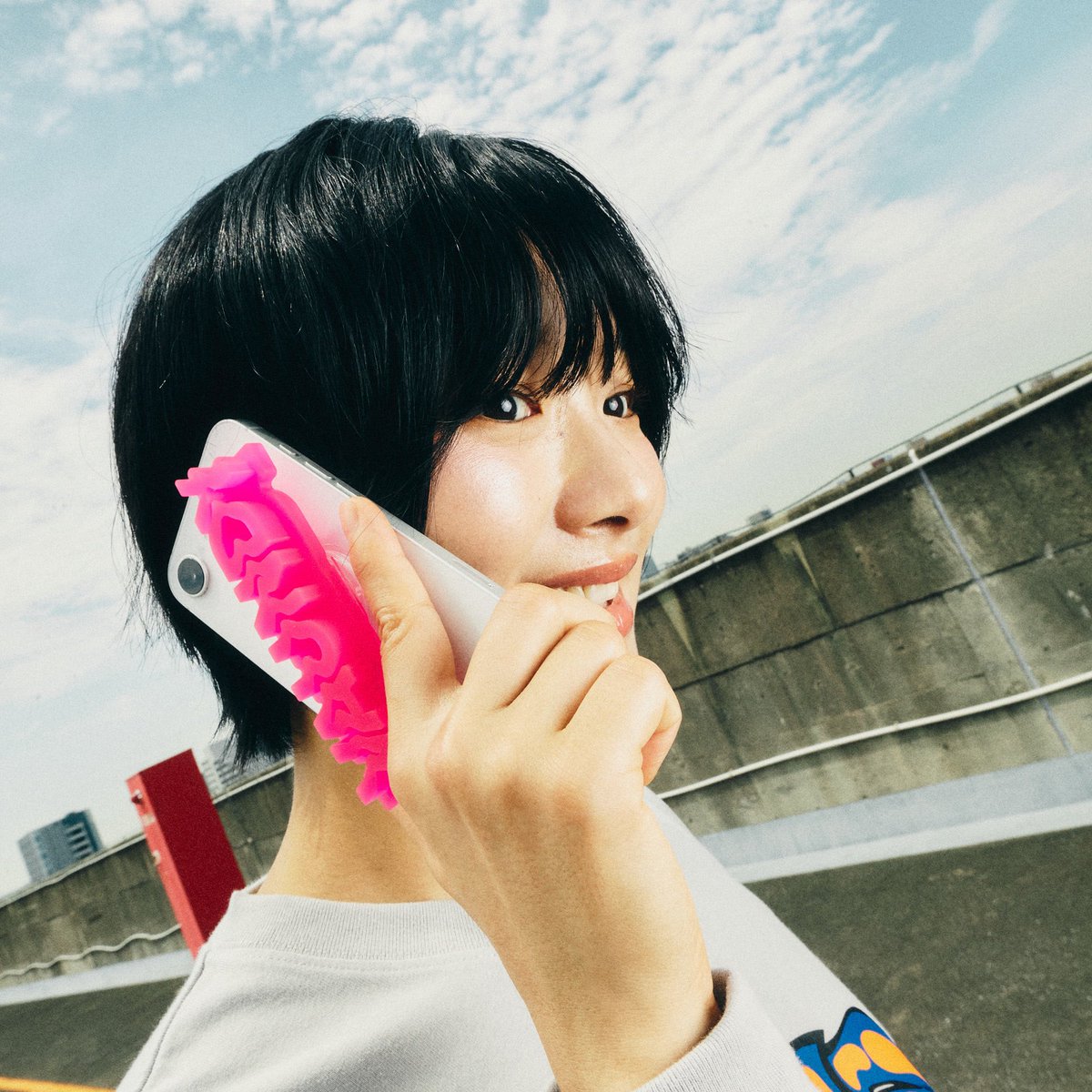 chiro_VAWS's tweet photo. めちゃんこ可愛いので欲しいんだけど、結構ゴツそうだね？？🤣
スマホはパンツのポケットにインしたい民なんですが・・・そんなこと勿論出来ないか？🤔
#Vaundy
#HORO https://t.co/WR1ydAWZVL