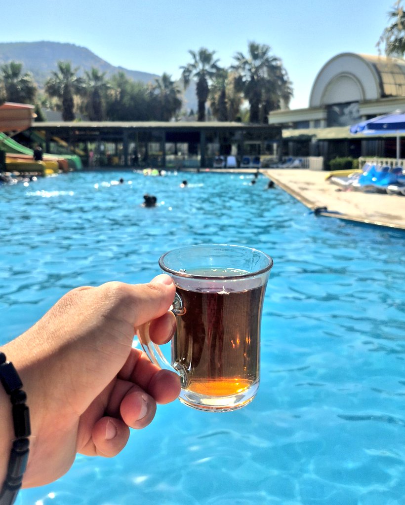bgrhn_i's tweet photo. ✒️
Yazın sıcağını sevmediğimiz doğru,
ama keyfini çıkardığımızda doğrudur.
#RelaxMood 😎⚓️ https://t.co/h43cZ7PomH