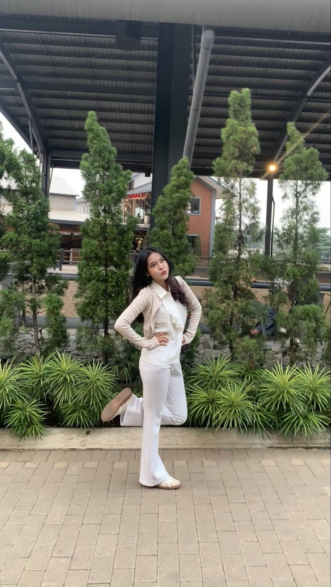 yaaiknow's tweet photo. tebak umur yuk? https://t.co/OZtMRmeM2t