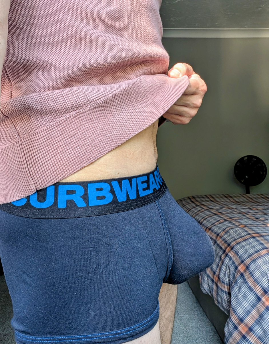 UK_Briefs_Alt's tweet photo. Have a good day lads 😜
#curbwear #gay #bulge https://t.co/kI9djiprAa