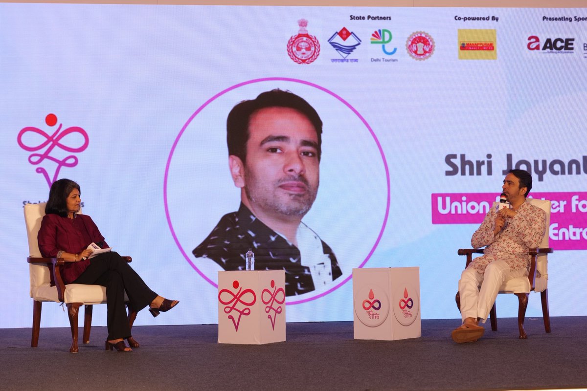 Priyascorner's tweet photo. Grt having @jayantrld at pur @Wewomenwantoffc helping us felicitate women achievors. Also spoke abt what he understands by women empowerment, says its empowering them to make their own choices. Also spoke what the skill dev ministry is doing towards levelling the gender disparity https://t.co/fRNDThik3O