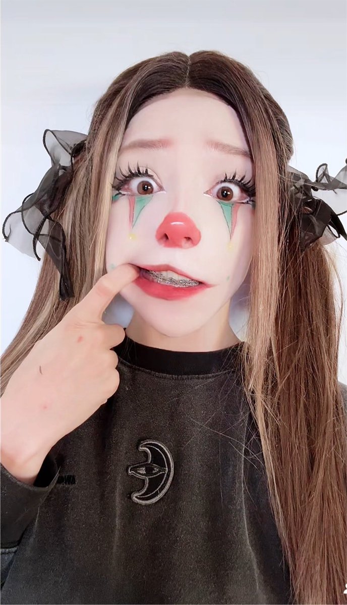 jucyzxz's tweet photo. 🎪✨ https://t.co/rFUS5T7UM0