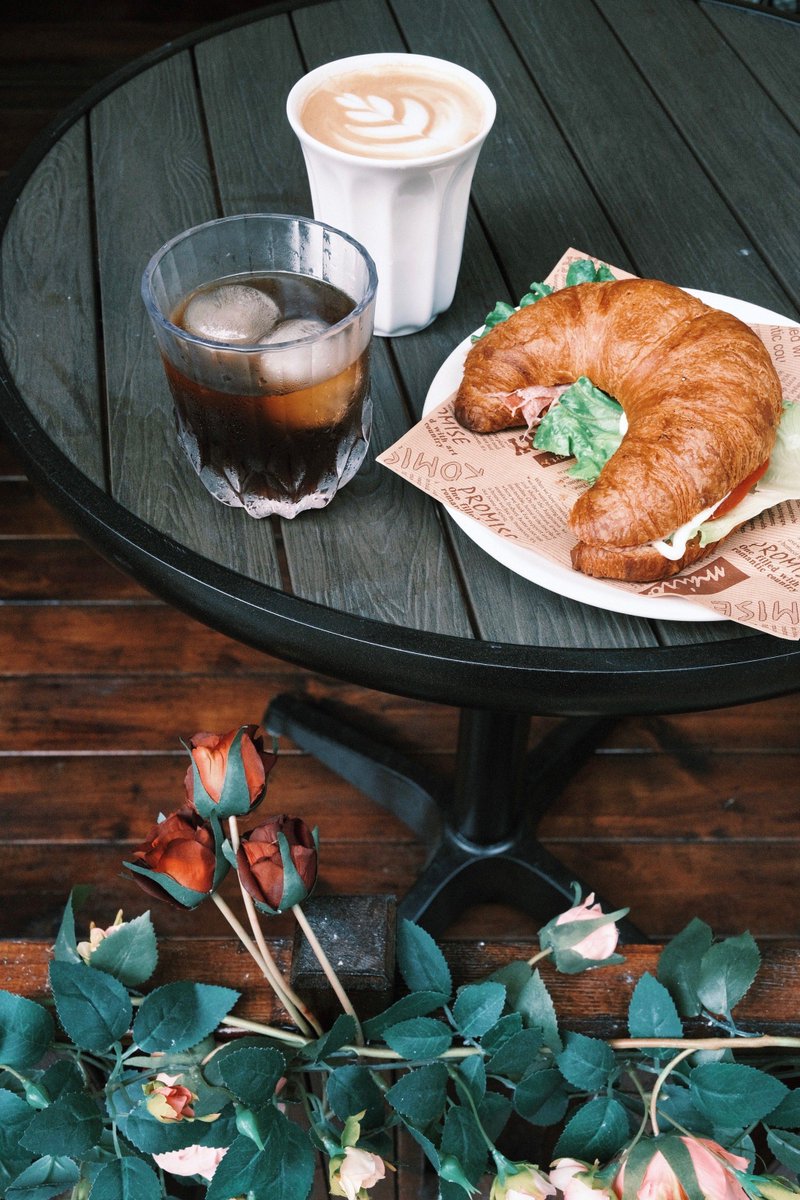 danny_stukes's tweet photo. New coffee shop just dropped in town! Their cold brew is smooth as silk, paired with homemade lavender shortbread — total Sunday vibe upgrade https://t.co/AeOFQ7E7mD