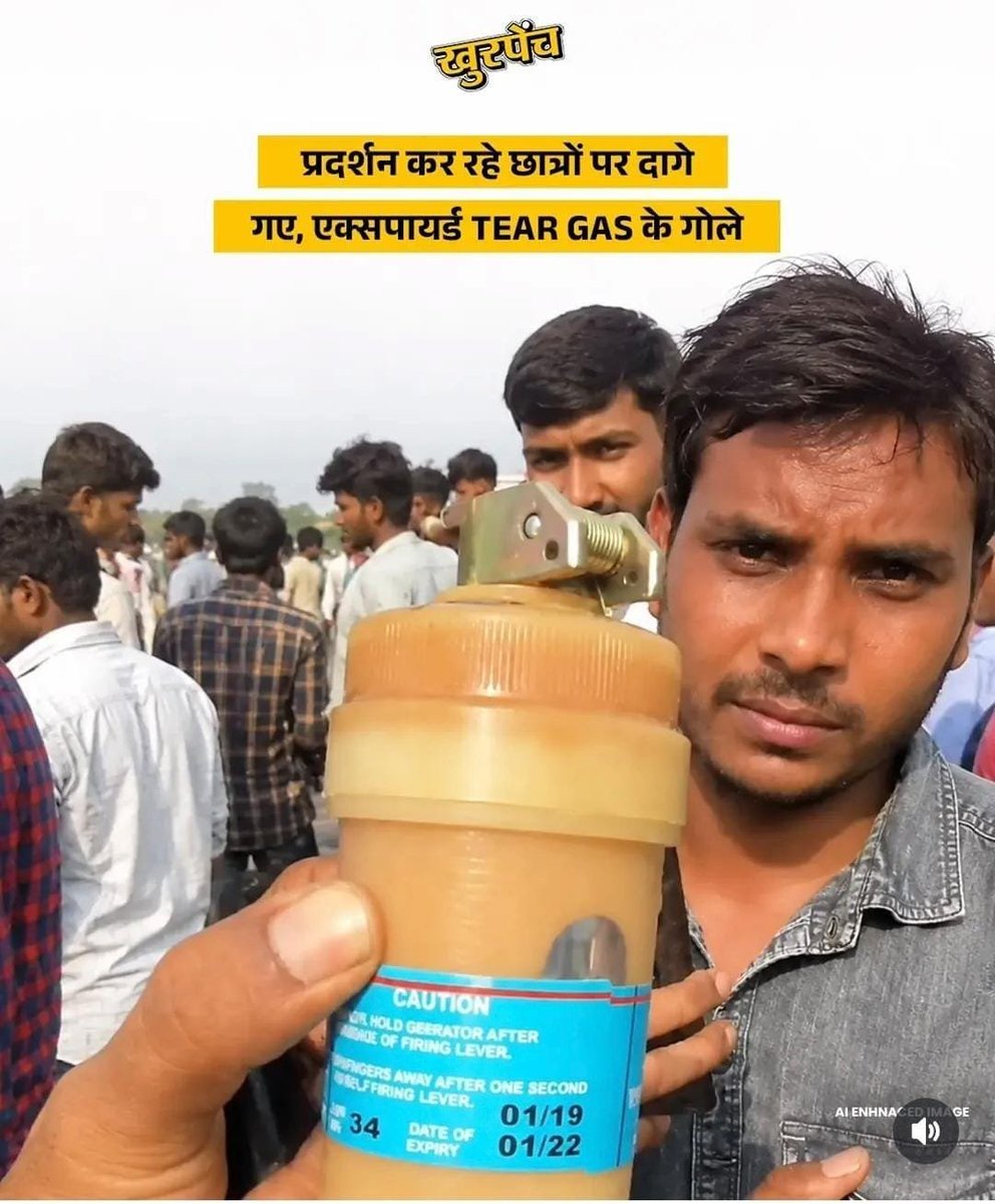 khurpenchh's tweet photo. 1 ) आन्दोलन होते रहने चाहिए, वरना टीयर गैस के गोले ऐक्सपायर हो जाते हैं 

2) टीयर गैस के गोलों की तारीख सही है, बस आन्दोलन देर से हुआ 

3) सरकार को नए गोले ऑर्डर कर लेने चाहिए, क्योंकि जनता जाग चुकी है, 

4) अगर मीडिया सरकारों की गुलामी नहीं करती तो ये पहले ही ईस्तेमाल हो जाते 

5) कोरोना के चलते आंदोलन टल गया था, सरकार की कोई गलती नहीं है 

6) बिहार सरकार के पास तो ऐक्सपायर वाले नहीं हैं, इसलिए बेचारे बच्चों को भगाने के लिए AK 47 चला देते हैं