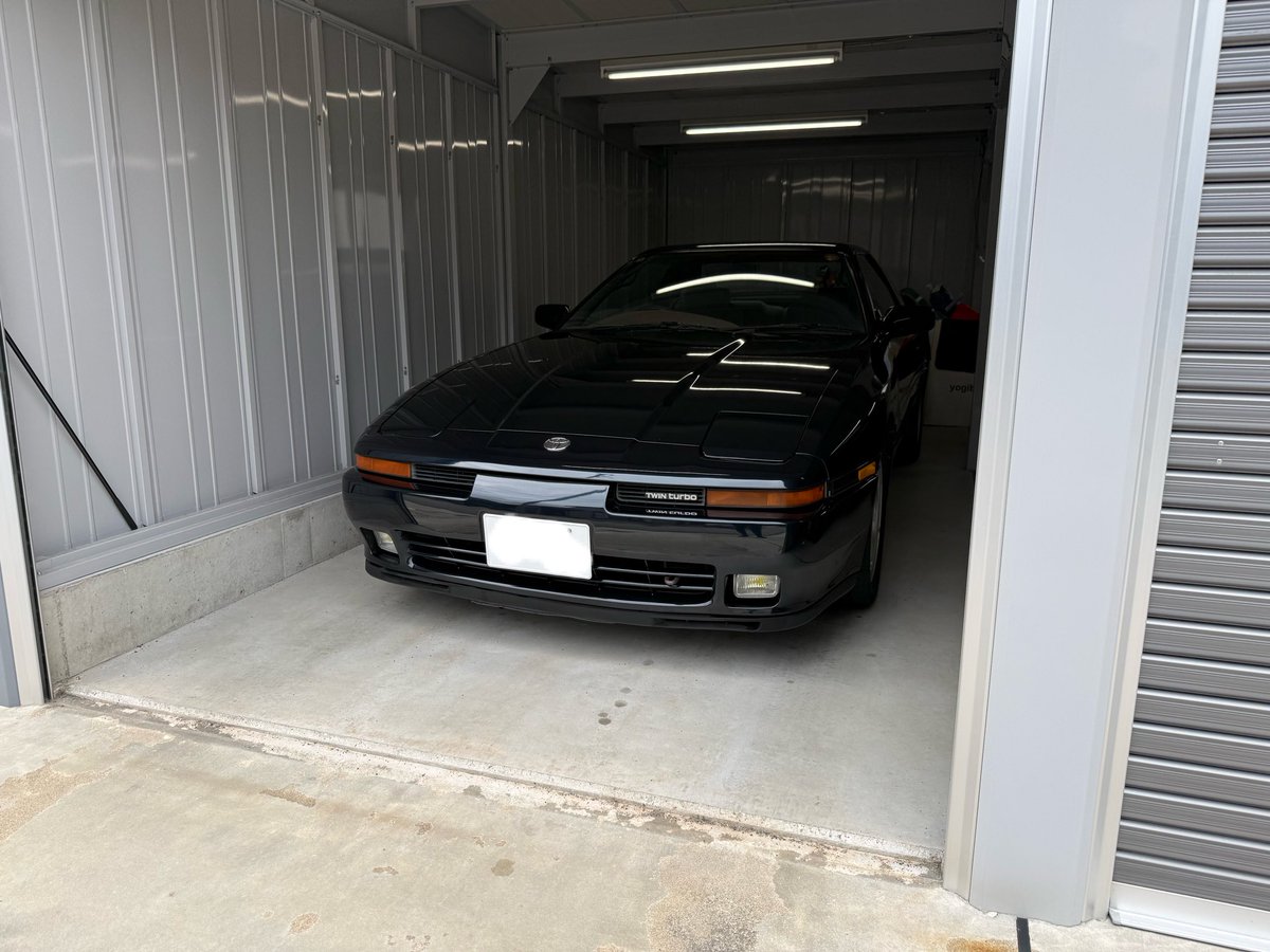 axcellerater's tweet photo. スープラ洗車したよ
昼間見ると青いね、夜見ると緑に見えるんですヨ https://t.co/9v3JJUC7VW