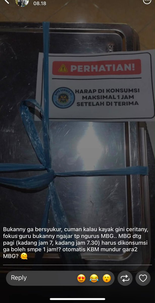 LambeSahamjja's tweet photo. curhatan guru soal aturan MBG baru:
- mbg gak boleh dibawa pulang harus langsung dimakan
- alasannya antisipasi kejadian yang belakangan sering terjadi
- mbg datang sekitar jam 07.30 jadi otomatis jadi sarapan anak setelah senam
- boleh bawa snack buat istirahat siang tapi gak boleh chiki permen coklat
- ada stiker wajib dikonsumsi maksimal 1 jam setelah diterima
- guru/ortu komplain kbm jadi mundur gara-gara harus makan dulu
- ada sekolah sampai bikin sarapan di luar kelas
- karena waktu kelas abis buat beres-beres
- jadwal berangkat sekolah jadi harus lebih pagi mulai besoknya