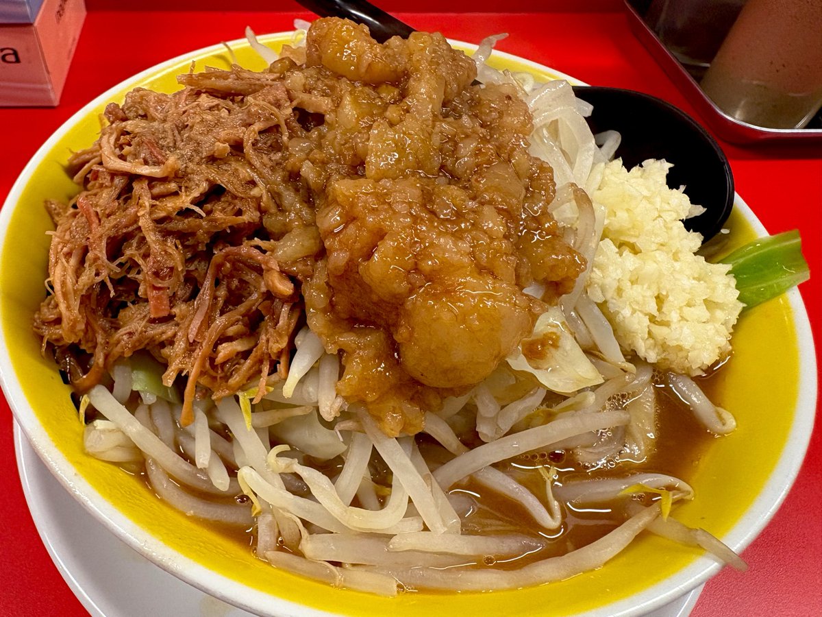 tara_camera's tweet photo. 人多すぎで新宿離脱🌀台風来るし雨降ってきたしカワイイ動画も撮れたしラーメン食べて帰る🍜えっ…🙉 https://t.co/3PVrh39CHM