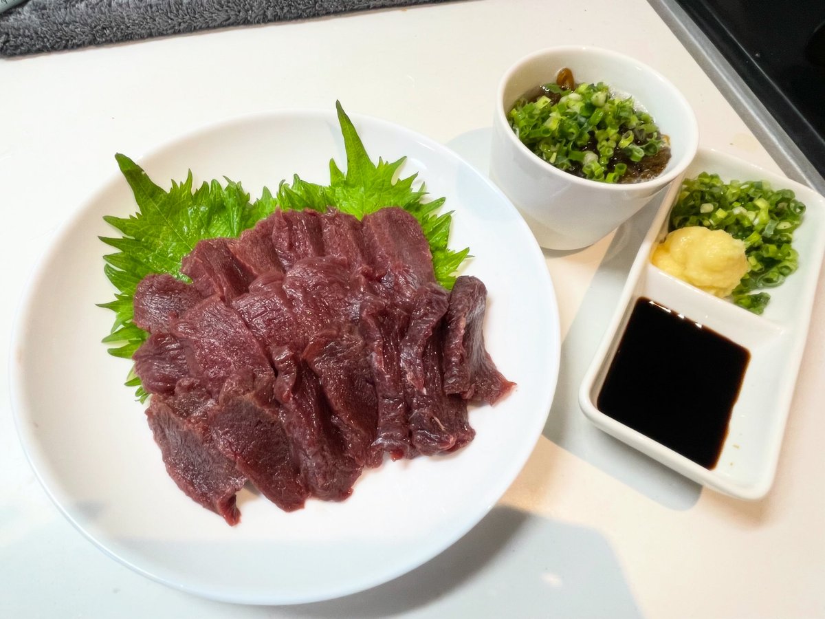 lsb_regina's tweet photo. こんにちは❕お知らせです🥲
11日(火)営業する予定でしたが、台風の影響お休みにすることになりました💔
ご来店予定の方がいたら申し訳ありません。
明日からまた元気に営業いたしますので、お顔を見せにいらしてくださいね☺️❣️
これだけじゃ寂しいので私の料理と地元の名物を載せておきます。笑 https://t.co/VqNDwyTLv7