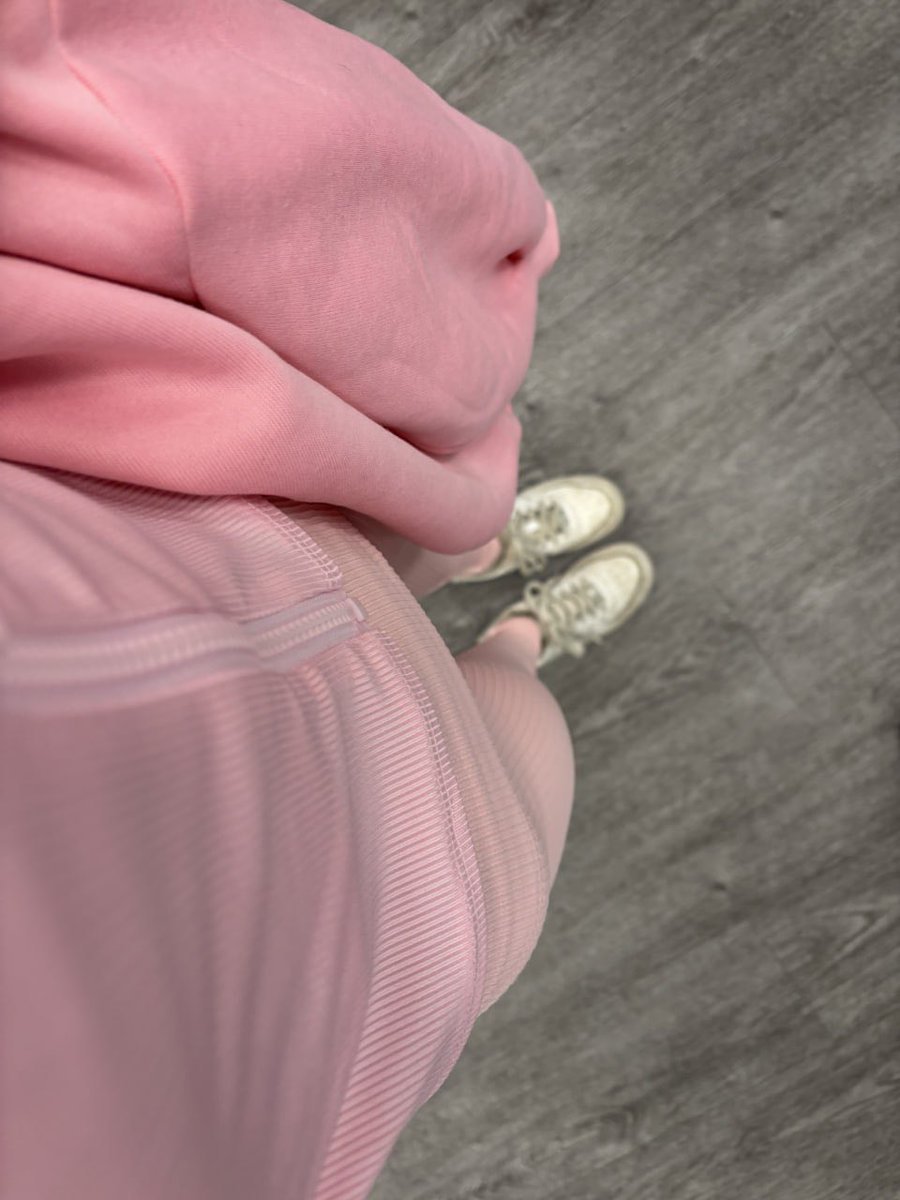 heartGiselle's tweet photo. gym fit check https://t.co/jg26j1vnBh