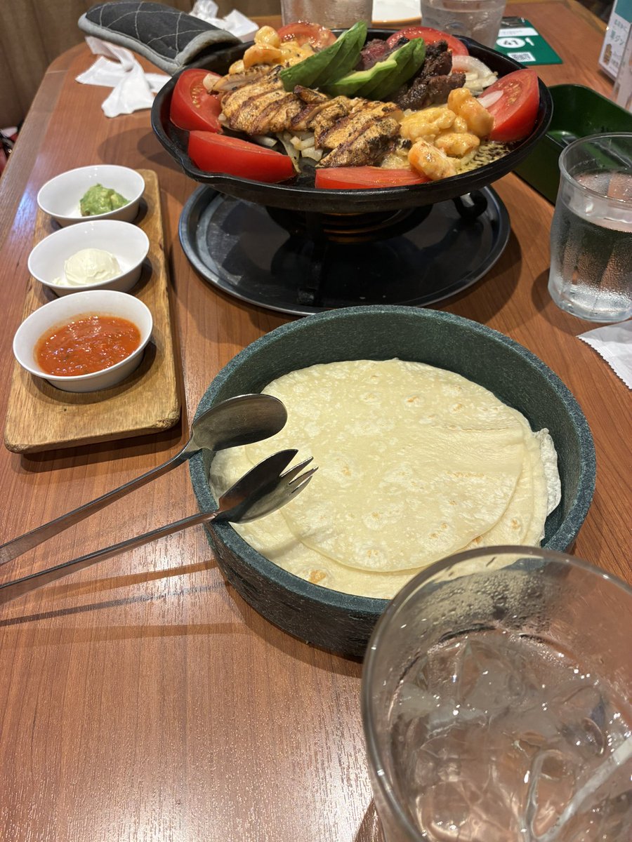 piscestw's tweet photo. メキシコ料理は美味い^_^ https://t.co/MJxqnjOAeg