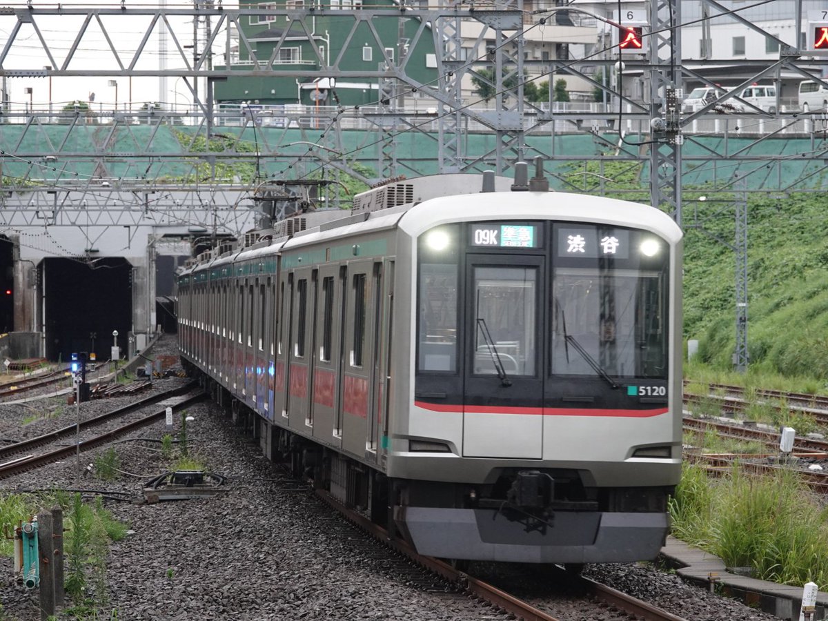 Buutan1982's tweet photo. 半蔵門駅構内点検により田園都市線内の渋谷行きと東武線内の九段下行きが発生 https://t.co/31DwCuWBKf