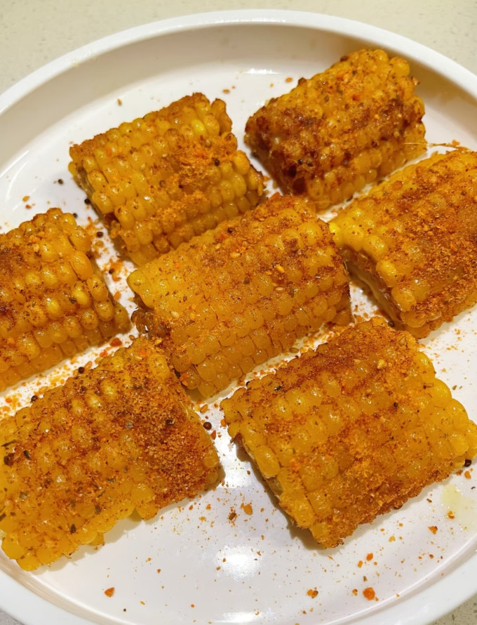AlaZikri's tweet photo. Craving bold flavors tonight Dive into my take on Japanese miso butter corn grill—sweet corn charred to perfection, slathered with rich white miso butter, topped with toasted sesame seeds  #ExoticEats https://t.co/hcWnpQkA3S