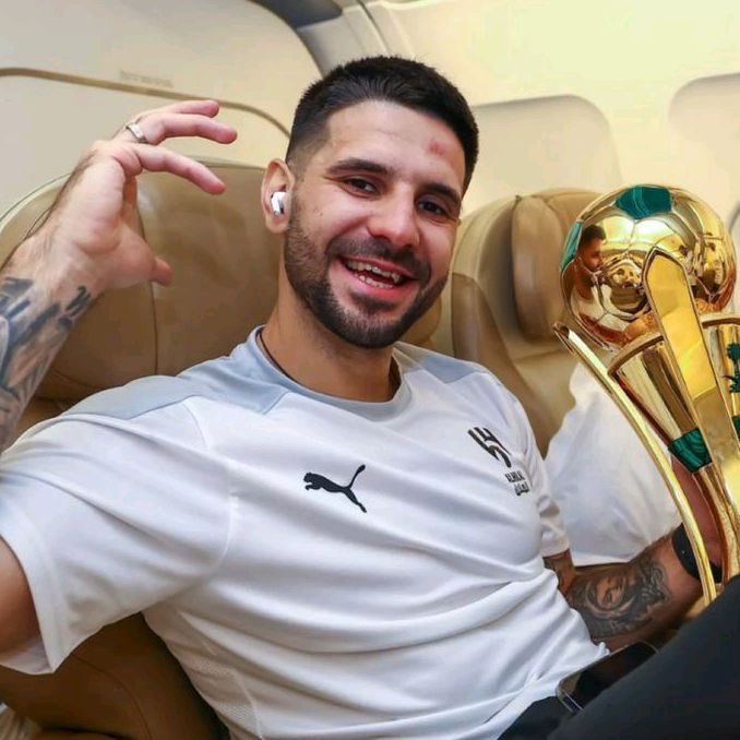 Hilalion_0's tweet photo. 🎙️ تحليل | أشوف أفضل هجوم مرّ على الهلال من 2022 إلى 2025:

🐆 غوميز — 🇷🇸 ميتروفيتش

اكتبوا لنا المهاجمين اللي تشوفونهم الأفضل في فريقكم في هذي السنوات https://t.co/7rHM2VY1mg