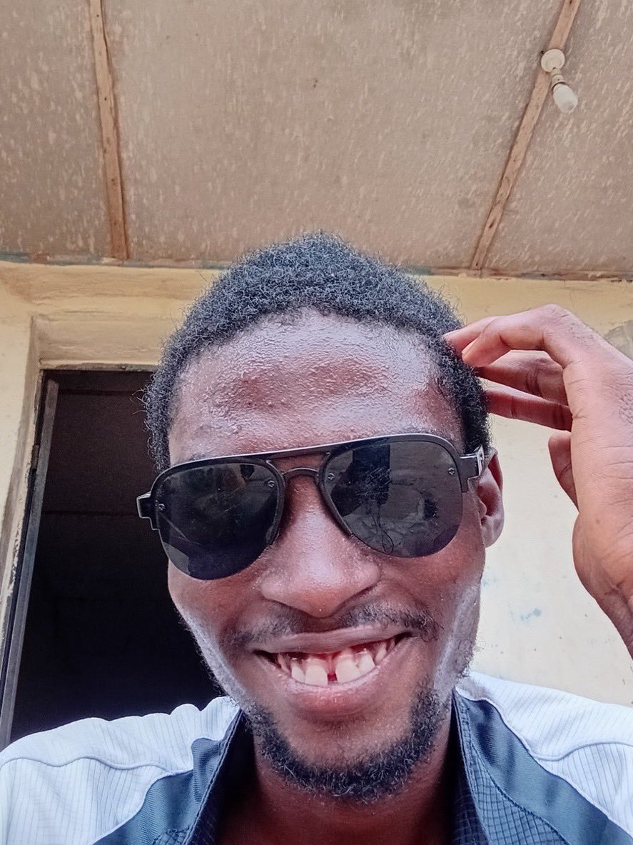 Abdoolwarra11's tweet photo. Make una help my guyy😭🙏😹😹 https://t.co/lQaKIq3QMS