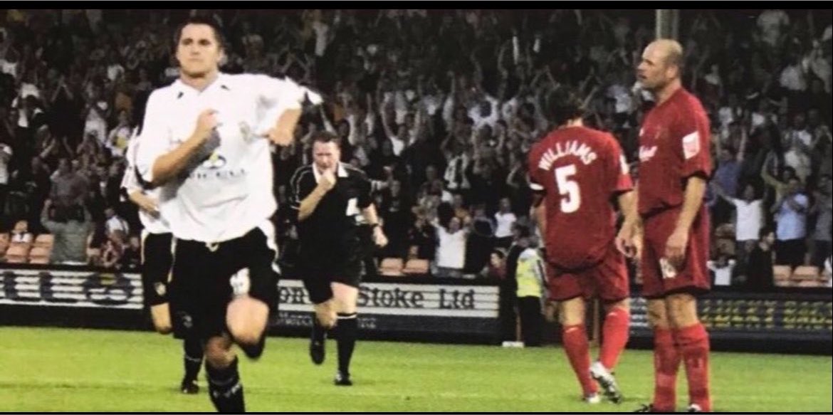 pvfcprogs's tweet photo. #OnThisDay 10/8/04

PORT VALE  3  MK DONS  2
Brooker, Armstrong 2

A first ever league meeting between the two clubs saw Vale come out on top in a five goal thriller. Steve Brooker &amp; two from Ian Armstrong, both celebrating, scored to earn the Valiants all 3pts. Att 4,602 #pvfc https://t.co/pO4s4xezsA