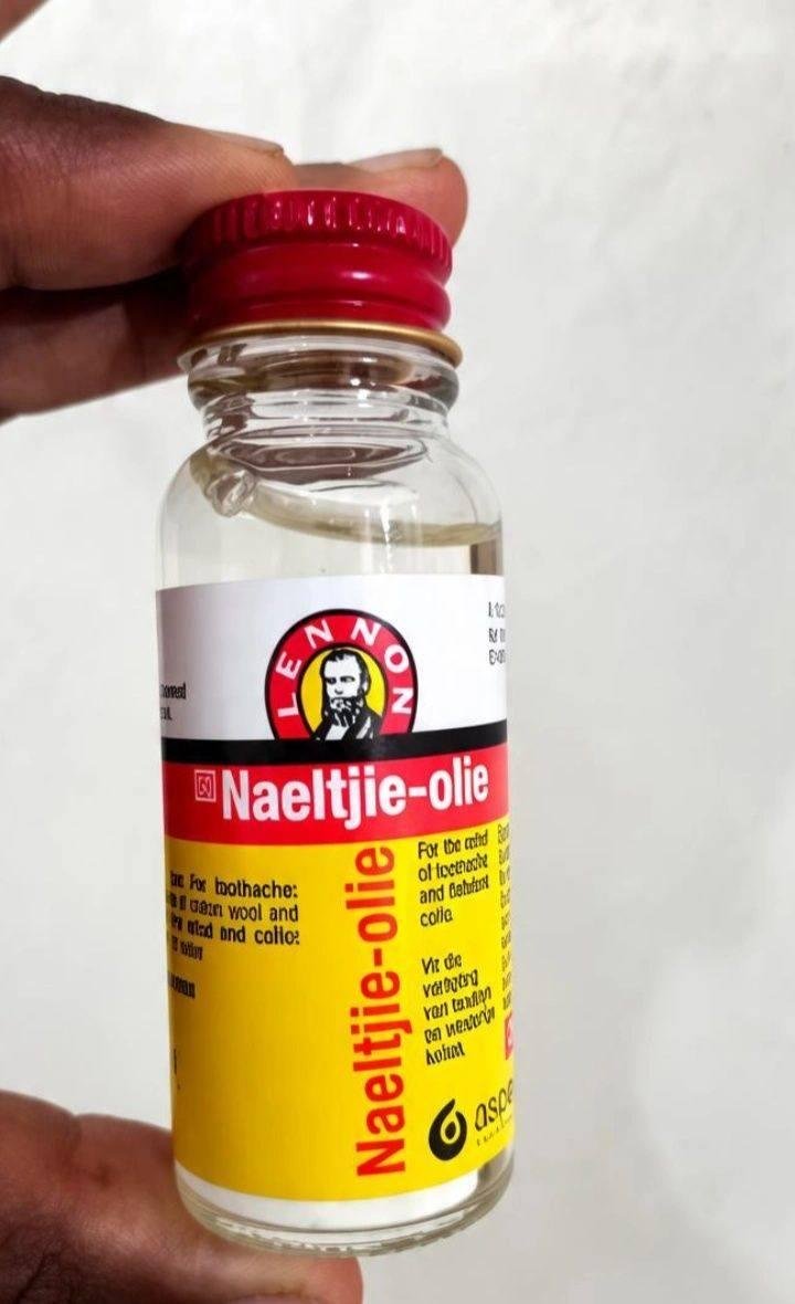 nonkululeko1402's tweet photo. say goodbye to toothache with lemon Naeltjie Olie natural relief at its best.have this and thank me later.😭❤️ https://t.co/ylOCegMVzW