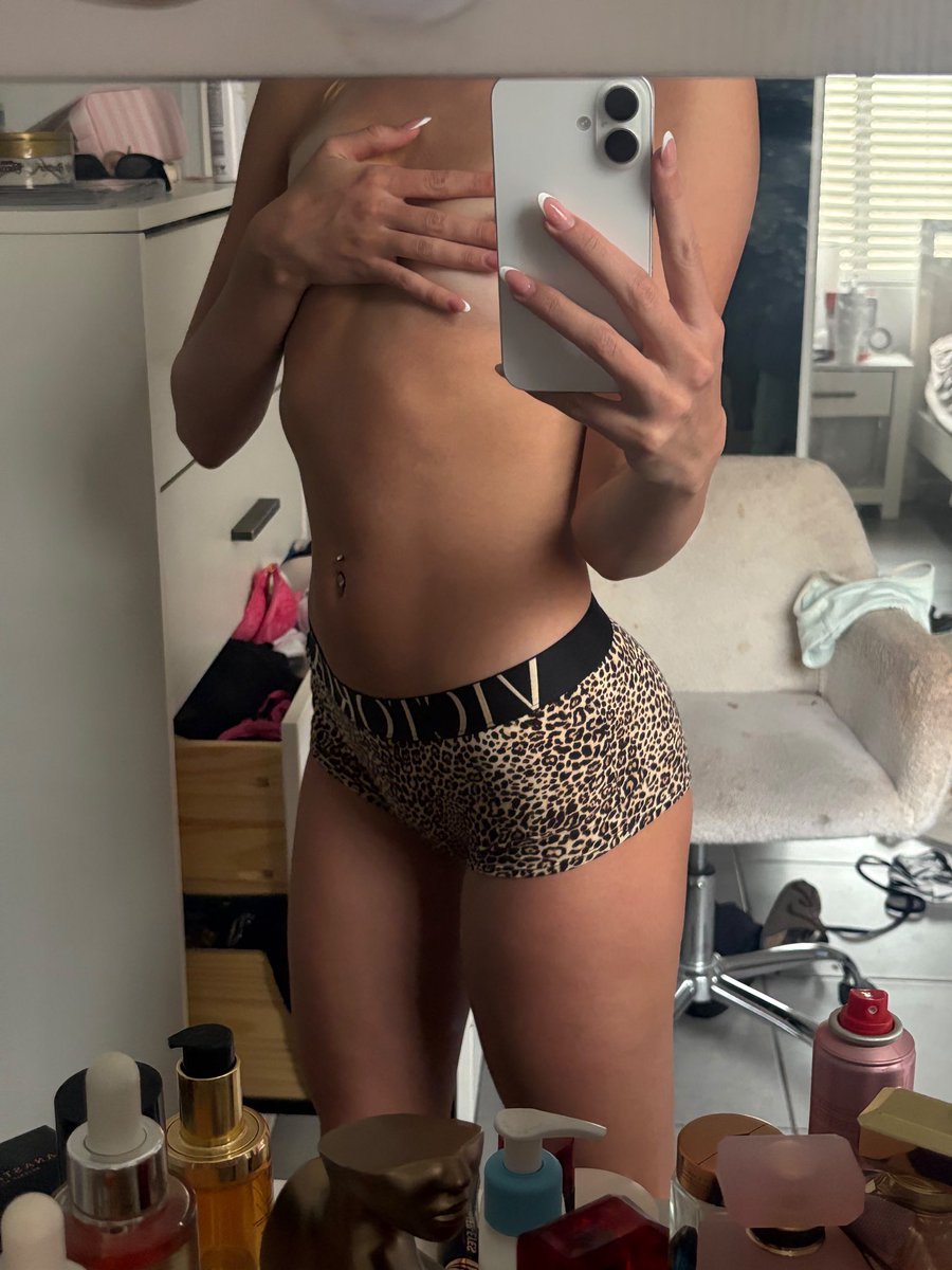 Juliawestxoxo's tweet photo. I thought you might like this one… but I have plenty more for you. 😏
https://t.co/SReJn9DoQc
#OnlyFans #Exclusive #VIP #ComeSeeMe #18Plus https://t.co/DBdjJ6WGrS