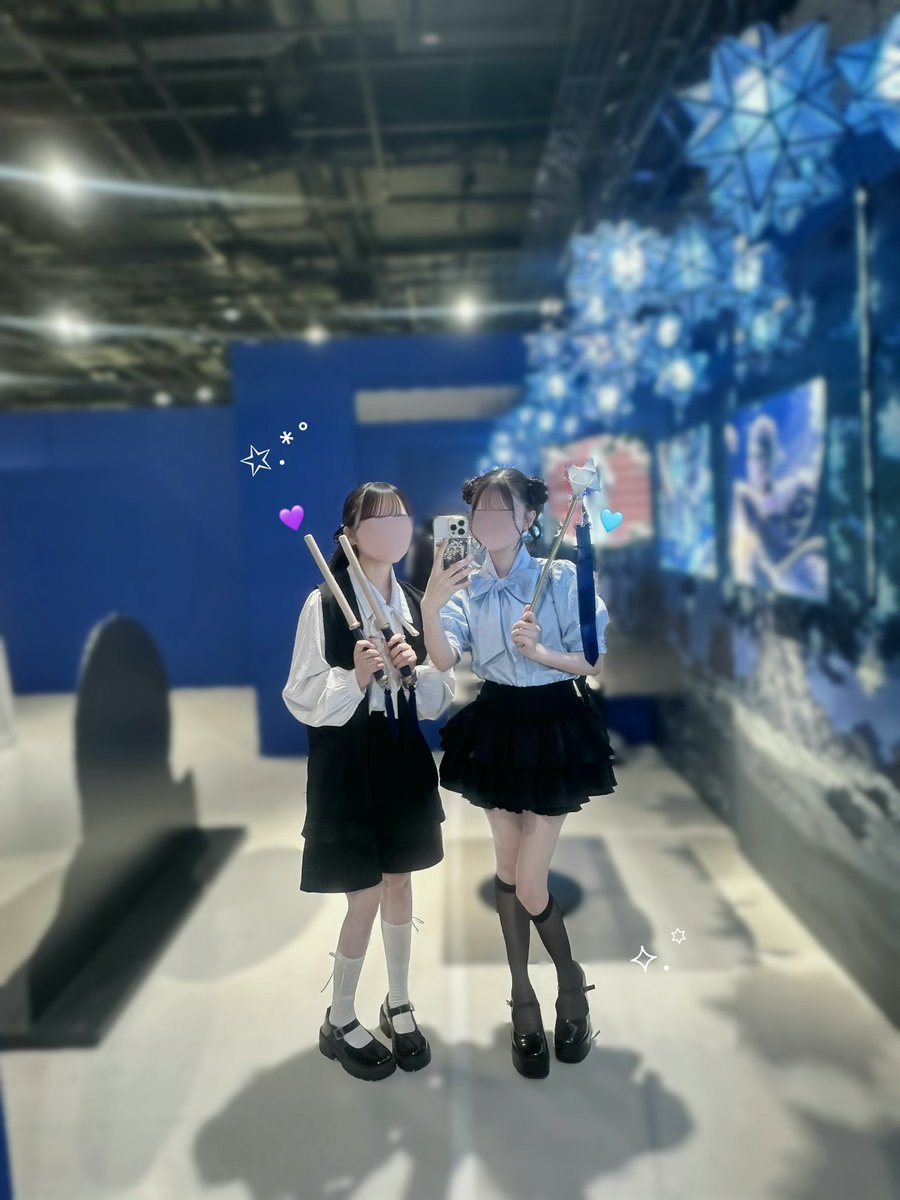 luv__ai3's tweet photo. ツイステ展🧹𓂃𓈒𓏸𓈒꙳

2回目はあれぴよと〜🏹ෆ.*･ﾟ
たまたま2人ともリボンブラウス🎀
気が合いすぎるお友達です͈ ᴗ̀ ̫ᴗ́ ͈ https://t.co/wTZMESLdAT