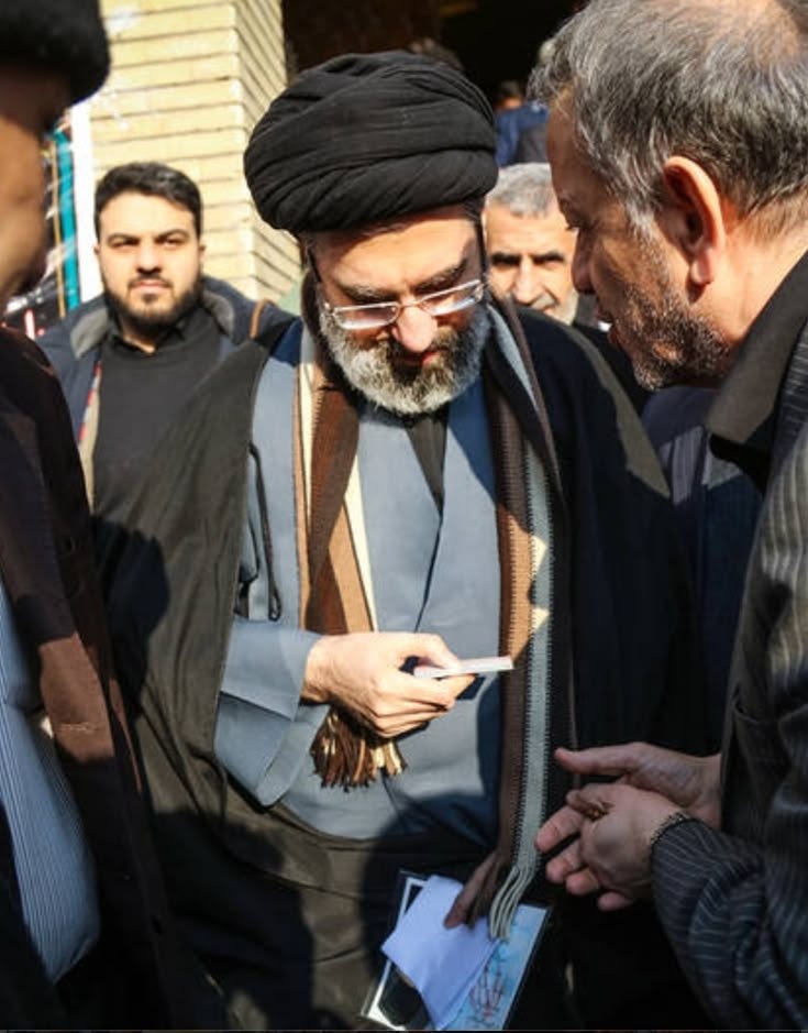 iranscreenshot's tweet photo. Ayatollah Mojtaba Khamenei seen helping solve people's problems before being elected as Leader of Iran's Revolution. https://t.co/p03iZe6wy6