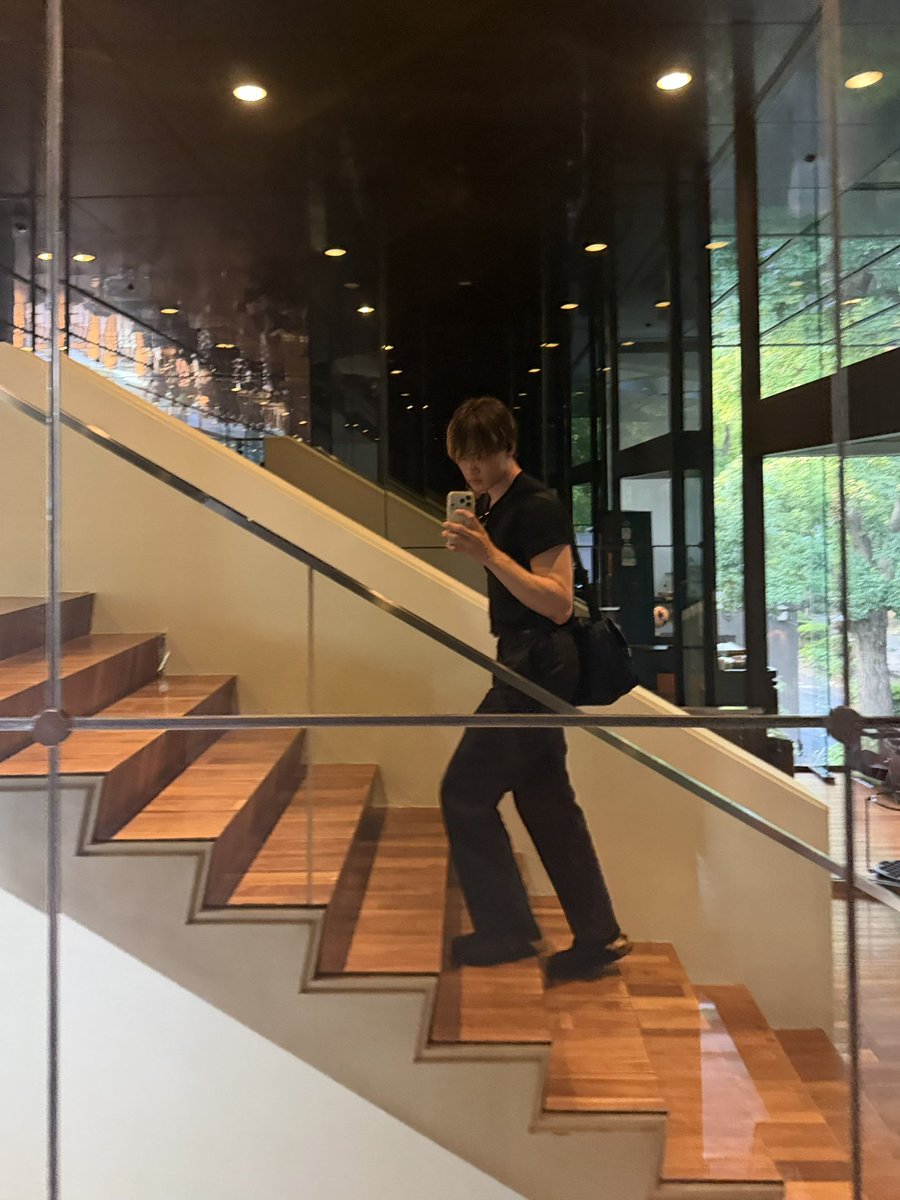 C4H9N3O2_'s tweet photo. 青山のいい作業カフェ見つけた https://t.co/wPlWWoP0bC