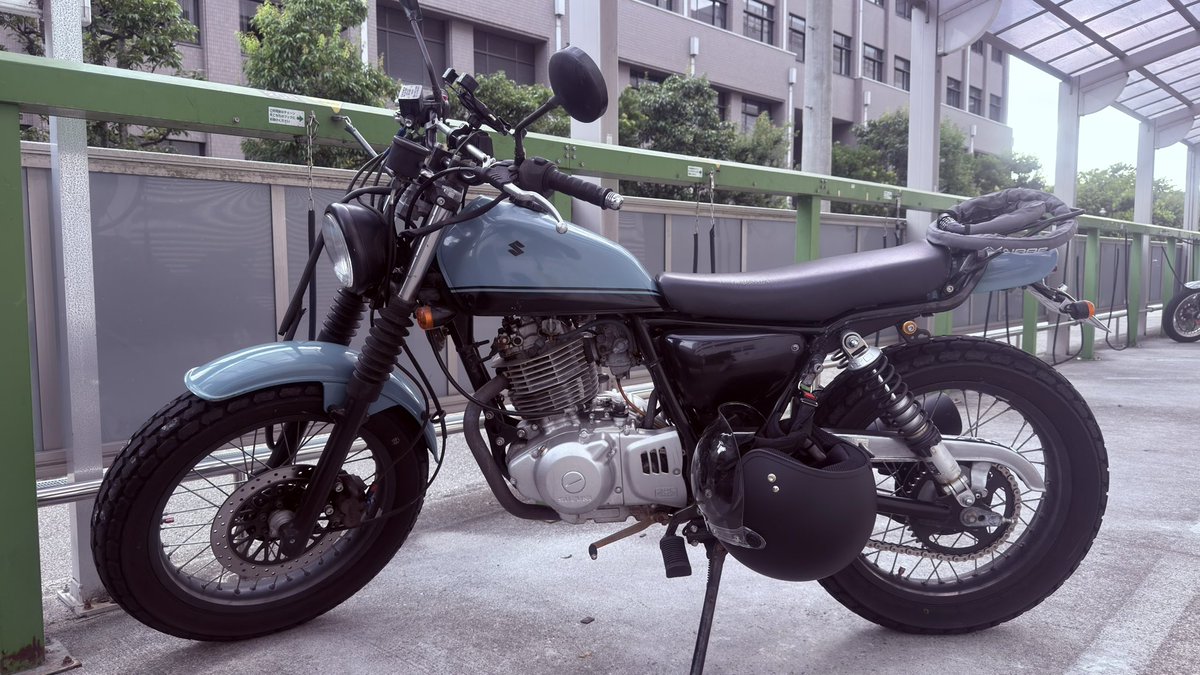 warumono81's tweet photo. と言うわけで #グラストラッカービッグボーイ 納車ｧｧｧ｡10年ぶりのミッションバイクでも体が覚えとる。 https://t.co/ktRCgUxPNa