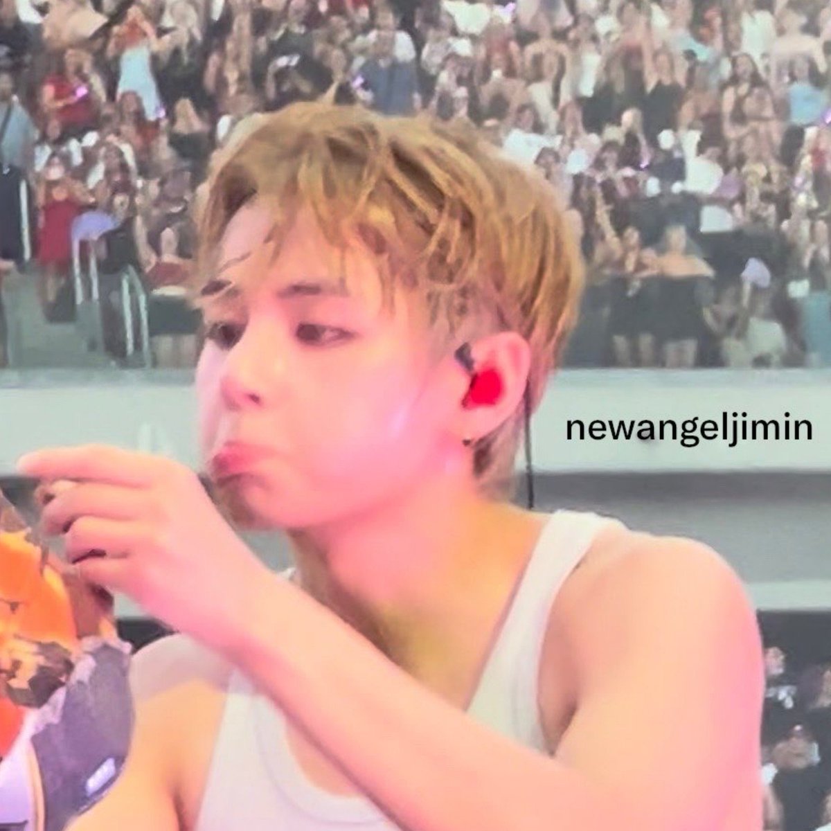 mydolltaetae's tweet photo. always pouting :( https://t.co/5mY8oTy1eS
