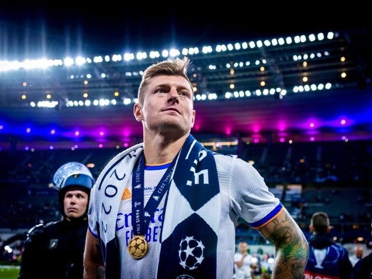 NectonX6's tweet photo. Toni Kroos reaction when he was told the 2022 Champions League final kickoff had been delayed:

“We’ll just win later, it doesn’t matter” 🥶 https://t.co/WrljTruESO