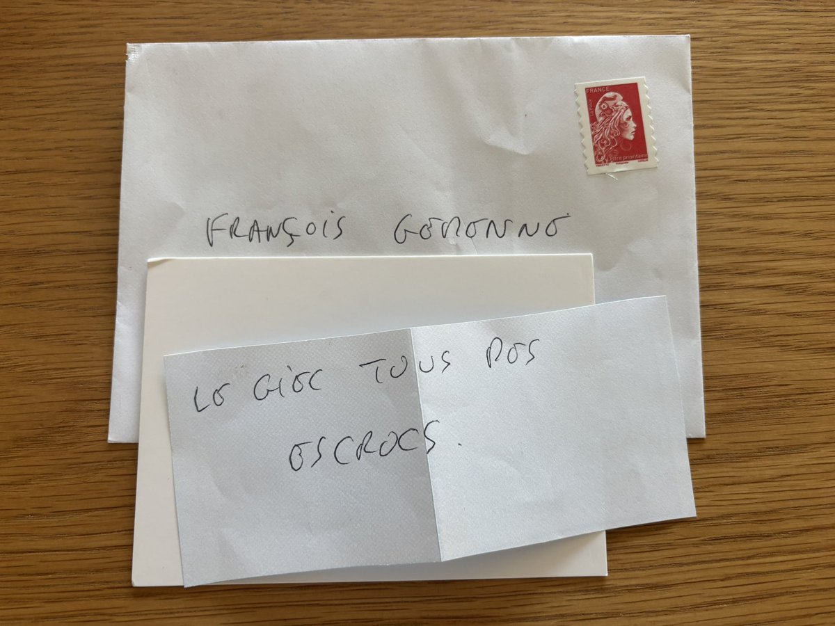 Gemenne's tweet photo. Les gens qui se donnent la peine de chercher votre adresse privée et de coller un timbre pour vous envoyer ça, à l’aube de la 5ème canicule de l’année, qui sont-ils ? Quels sont leurs réseaux ? Ça m’interroge. https://t.co/ZRdVjMirNK
