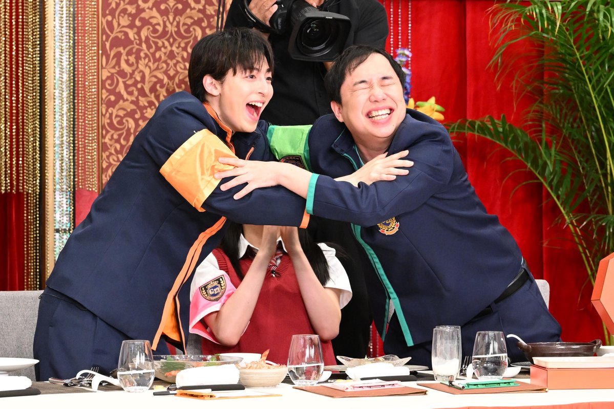 guru99_ntv's tweet photo. ＼明日よる７時 #ぐるナイ ２時間SP🌈／

お盆に元ゴチメンバーが大集合✨
#中条あやみ #高杉真宙 #池田エライザ と
同窓会で うま辛ゴチ🌶️

頼んだ料理の辛さレベルの分だけくじ引きをして
当たったらゴチを有利に進められる賞品が！

おみや視聴者プレゼントも！！🎁 https://t.co/Hleoblit74