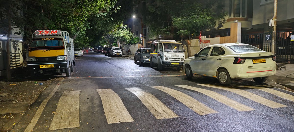 mr_kaats's tweet photo. @ChennaiTraffic -this is the state of the road. These are taken last week. Every day it's like this. Cars are parked in such a way gates can't be used. Ppl drink nd shout nd urinate behind these cars. This is the condition after your team cleared it 2 weeks back. @reclaimchennai https://t.co/QwZUs71Vij