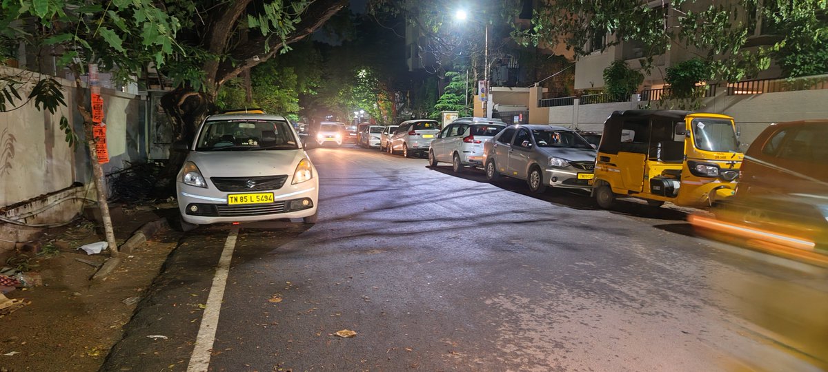 mr_kaats's tweet photo. @ChennaiTraffic -this is the state of the road. These are taken last week. Every day it's like this. Cars are parked in such a way gates can't be used. Ppl drink nd shout nd urinate behind these cars. This is the condition after your team cleared it 2 weeks back. @reclaimchennai https://t.co/QwZUs71Vij