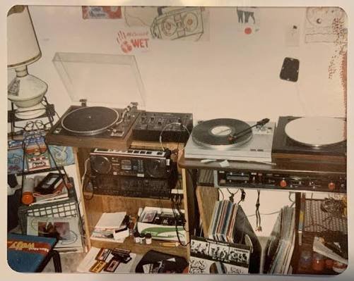 Alpha_Omega_LLC's tweet photo. Ad free music is the future. https://t.co/3aIniVFY1g
