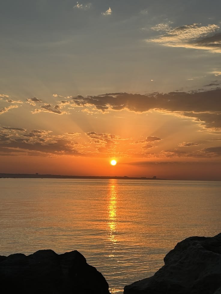 davester277's tweet photo. Every sunrise is a reminder that you get another chance.
Yesterday is gone.
Today is yours.
Stay focused. Stay grateful. Keep building.
Your time will come. 🫡📈
Have a blessed day. 🤍 https://t.co/sSyM4fSKDO