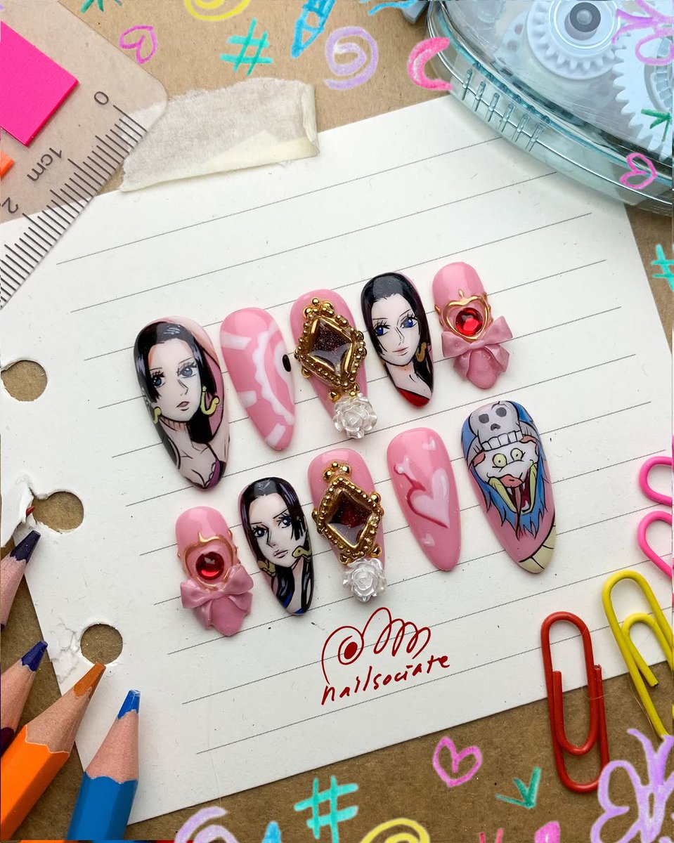 nailsociate's tweet photo. Boa Hancock from One Piece on nails 🐍❤️ https://t.co/RQjJx6ndQe