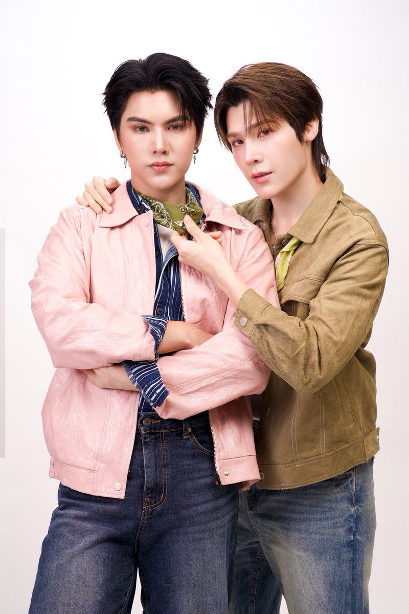 Blackcatupdate's tweet photo. “ฟอร์ด–พีท” แท็กทีมมอบความสุขให้คนพิเศษ
ชวนแฟนๆ ร่วมสนุก! ลุ้นฟิน! ในกิจกรรม “A Day with FORTPEAT Exclusive Fan Meet”

มาแรงเกินต้าน!!  สำหรับคู่นักแสดงสุดฮอต ฟอร์ด–ฐิติพงศ์ เซ่งง่าย และ พีท–วสุธร          ชัยจินดา ล่าสุดทั้งคู่ตอกย้ำความสำเร็จอีกครั้ง ด้วยการคว้ารางวัลคู่ BL ยอดนิยมแห่งมหาชน (BL Couple – People's Choice Award) จากเวที The Viral Hits Love Moment Awards 2026 ขณะที่ซีรีส์กระแสปังอย่าง “Yesterday รอยรักวันวาน” ที่ทั้งคู่ร่วมแสดง ก็ได้รับรางวัลซีรีส์ BL กระแสไวรัลยอดเยี่ยม (Viral Hits Series BL Award) จากเวทีเดียวกัน! เรียกว่าการันตีความปังและกระแสตอบรับที่มาแรงทั้งในประเทศไทยและต่างประเทศได้อย่างยอดเยี่ยม

เพื่อเป็นการขอบคุณทุกแรงสนับสนุนจากแฟนๆ ล่าสุด Tero Music จับมือ AIS จัดเซอร์ไพรส์ชวนทุกคนมาลุ้นเป็นผู้โชคดีที่จะร่วมฟินกับอีเว้นต์สุดเอ็กซ์คลูซีฟกับ “ฟอร์ด–พีท” ในกิจกรรม “A Day with FORTPEAT Exclusive Fan Meet” ที่เปิดโอกาสให้แฟนๆ ได้มาใกล้ชิด พร้อมร่วมสร้างโมเมนต์แห่งความประทับใจไปพร้อมกัน โดยความพิเศษนี้ จัดเต็มเพื่อลูกค้า AIS เท่านั้น!

สำหรับกติกาการร่วมสนุก เพียงดาวน์โหลดเพลงรอสาย Calling Melody คอนเทนต์พิเศษ “ฟอร์ด–พีท " หรือจากค่าย Tero Music  ผ่านช่องทางแอปพลิเคชั่น AIS Calling Melody หรือที่เว็บไซต์ https://t.co/3PHu85dzoG  หรือดาวน์โหลดวิดีโอรอสาย  VDO Calling Melody   โดยสามารถดาวน์โหลดผ่านช่องทางแอปพลิเคชั่น AIS VDO Calling Melody หรือที่เว็บไซต์ https://t.co/crqt8tfUY8 ก็มีสิทธิ์ลุ้นเป็น 1 ในผู้โชคดีที่จะได้ร่วมกิจกรรมสุดเอ็กซ์คลูซีฟครั้งนี้ จำนวนทั้งสิ้น 40 รางวัล (รางวัลละ 1 ท่าน)  โดยยิ่งดาวน์โหลดมาก ก็ยิ่งเพิ่มโอกาสลุ้นมากขึ้น

บรรดาสาวกของ “ฟอร์ด–พีท” ห้ามพลาด! ร่วมสนุกได้ตั้งแต่วันที่ 3 สิงหาคม – 30 ตุลาคม 2569 แล้วมาร่วมลุ้นเป็นส่วนหนึ่งของโมเมนต์สุดพิเศษในงาน A Day with FORTPEAT Exclusive Fan Meet ติดตามรายละเอียดเพิ่มเติมได้ที่ https://t.co/ycVTtMdtOK , https://t.co/b4P8ehQxGv  และ https://t.co/8y5ETRr0wh

#FortPeat #BabyFeat #FortFTS #PeatWasu #AISCallingMelody #AISVDOCallingMelody
#TeroMusic