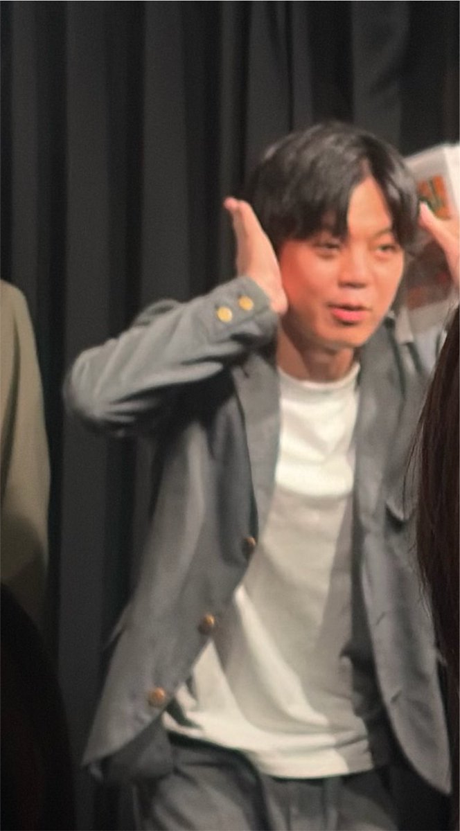 n08215's tweet photo. おるぁ！vol.3でした
ネタもトークも面白かった！
前半MCではおるぁは1回限りの出演なのでは？とのことで、vol.2に出てそうはメンバーは誰か？との予想合戦に。みんなうちまつげ、ネコニスズ、ドラマ⭐︎麺などを予想するなか、見事ジグロポッカを当てた中田さんが「おるぁ！」の雄叫びをあげていた https://t.co/YiqCi6EBQd
