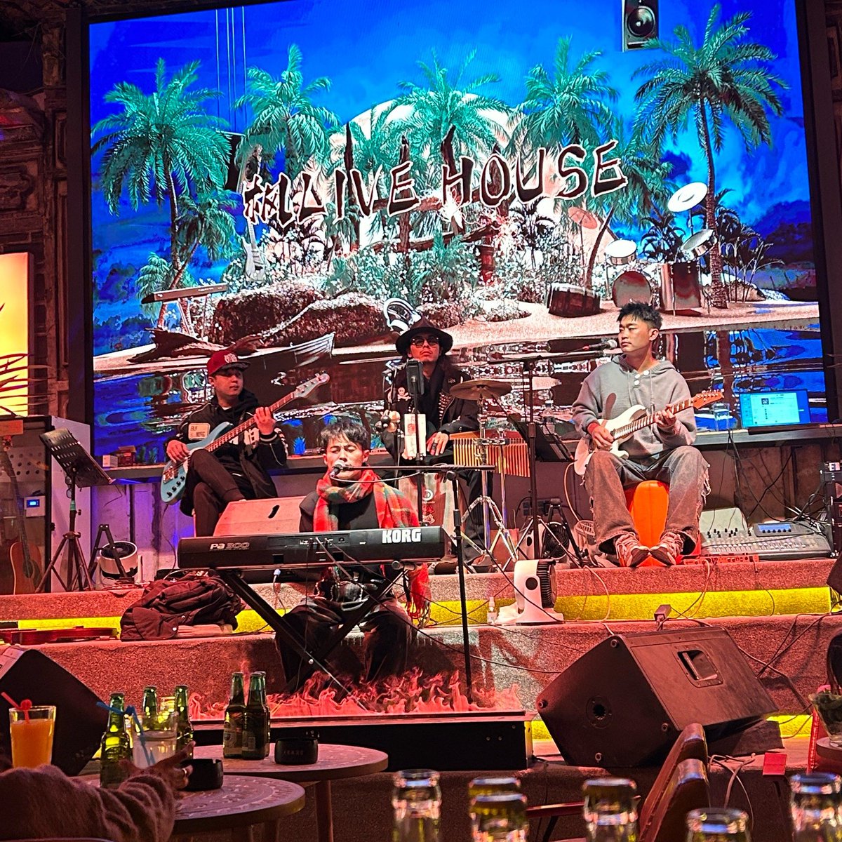 RahulRa61430903's tweet photo. Just had the most magical night at the indie band’s live show—their new track hit different and the crowd sing-along gave me chills!  Can’t wait for their next tour stop!， https://t.co/hOva9REt7f