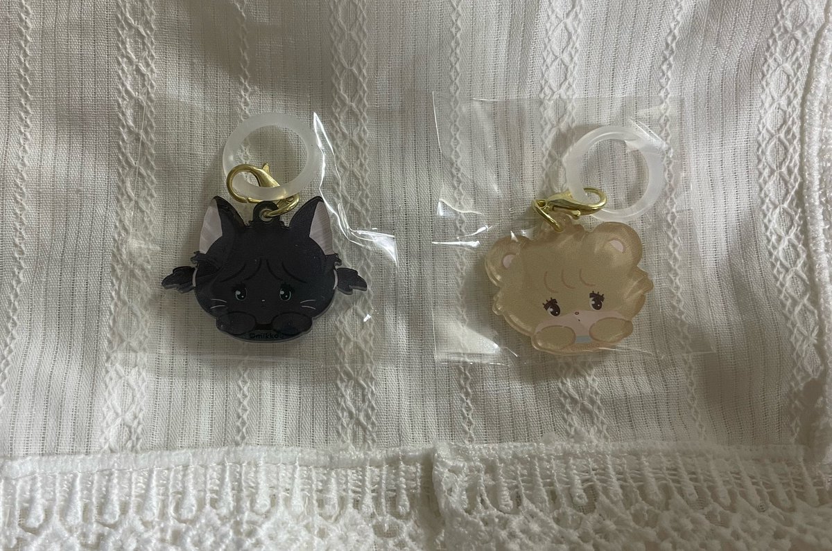 _mxtl7's tweet photo. mikko LIL ala mode リルアラモード 
おかおアクリルチャームマーカー  めじるしアクセサリー交換

【求】スフレ

【譲】ラテ　クール

郵送での交換希望です！

お心当たりのある方いましたらお気軽にご連絡ください♡

 #mikko  #mikko交換 https://t.co/7yFxjqgmXA
