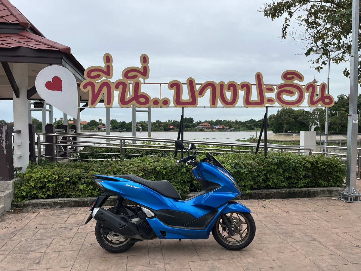 0VERFR0W's tweet photo. 本日はアユタヤにて解散し各々自由行動
皆旅慣れてるからこういうこと出来るの強い
PCXくんゴキブリとか便座とか馬鹿にしてたけど燃費いいし全く疲れない神のバイク
昨晩ピン立てすぎて行きたい所が迷子
どこを切り取っても異国感あって最高すぎ台湾よりバイク走りやすいかも https://t.co/MHWlManPfl