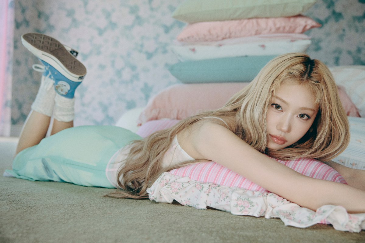 izna_offcl_jp's tweet photo. Concept Photo
CHOI JUNG EUN

izna JAPAN 1st MINI ALBUM
『HANDLE WITH CARE』
2026.09.02 Release

💿Pre-add/Pre-save
https://t.co/6Z5J7dEKum

#izna
#CHOIJUNGEUN #チェ・ジョンウン
#izna_JAPANDEBUT 
#HANDLEWITHCARE #izna_HANDLEWITHCARE https://t.co/S9J8yuNlJF