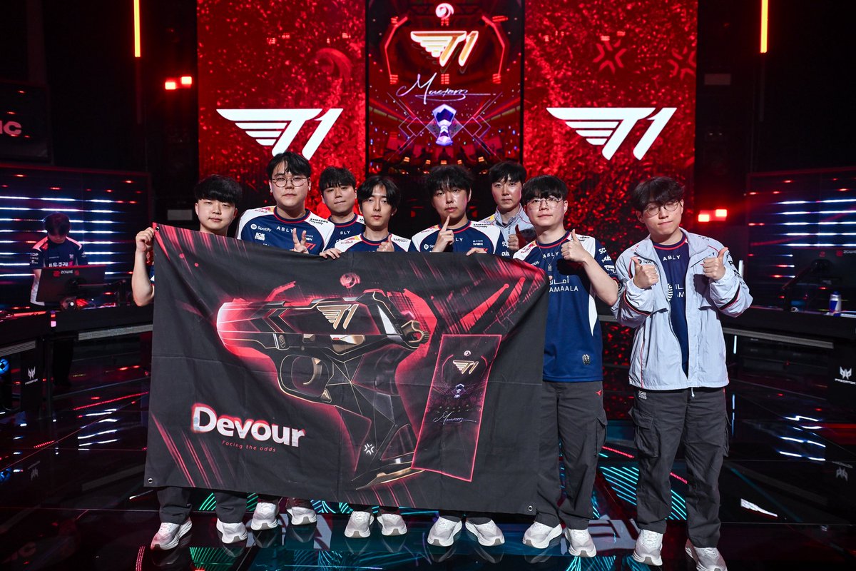fakermeteor's tweet photo. #T1WIN π https://t.co/26XzAhQd50