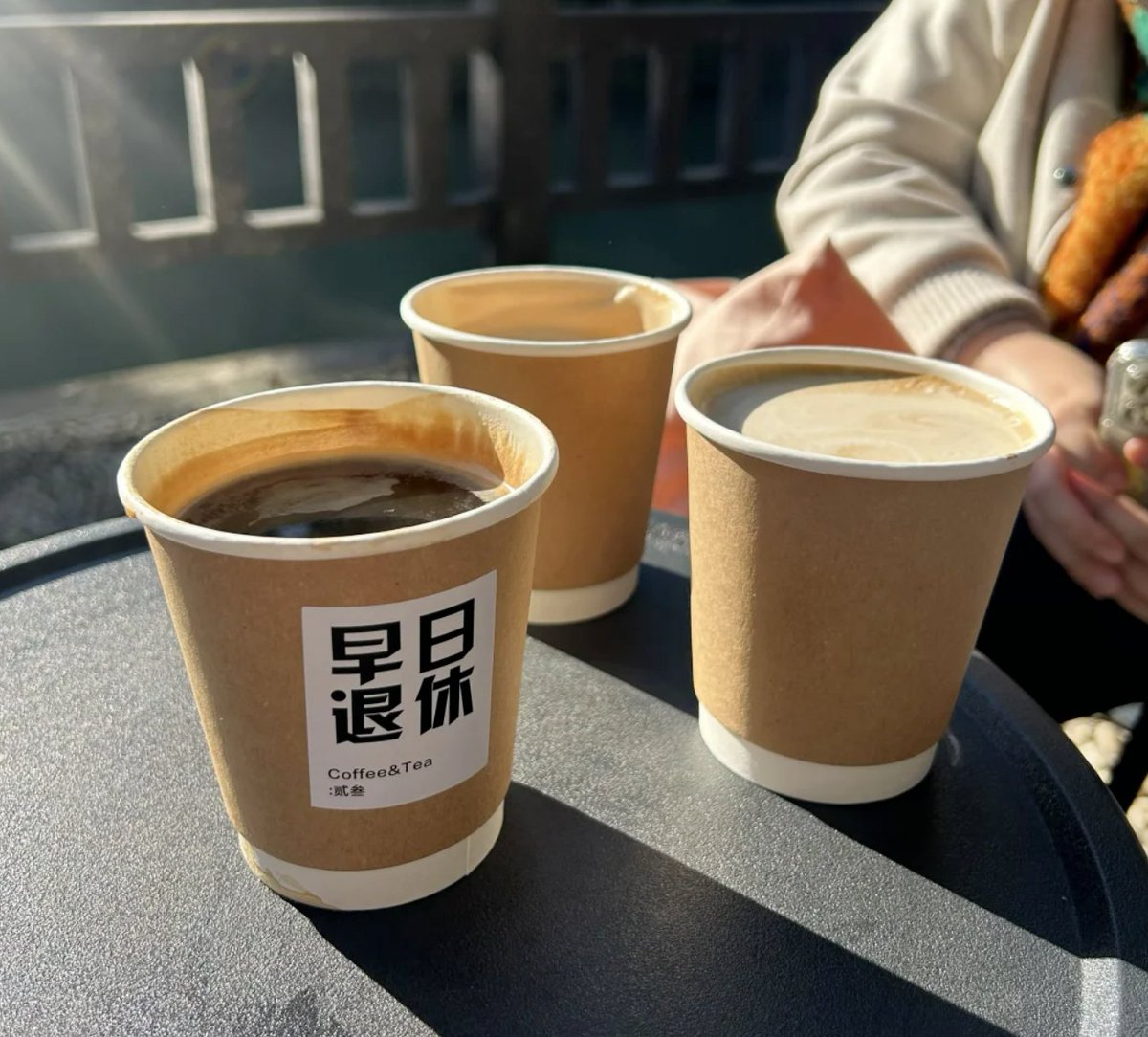 pyuvraj1995's tweet photo. Just found a hidden waterfront café in Portland—sipped latte while watching fishing boats drift by, no crowds, just perfect Sunday vibes. https://t.co/ONw5OzZ6sc