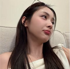 Kamulisa1's tweet photo. สุดหล่อของแม่ ขนาดกินทุเรียนยังหล่อบ้อกแบ้ก เมะนมผงพี่อุ้ม https://t.co/lCdx8QwU5Q
