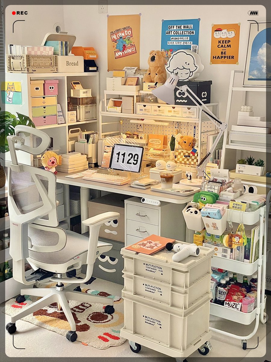 Donsupremo's tweet photo. Sorting out old stuff this weekend! Found so many hidden gems I forgot I owned—time to pass on the pieces that don’t spark joy to new homes. https://t.co/dnoA9g0QGE
